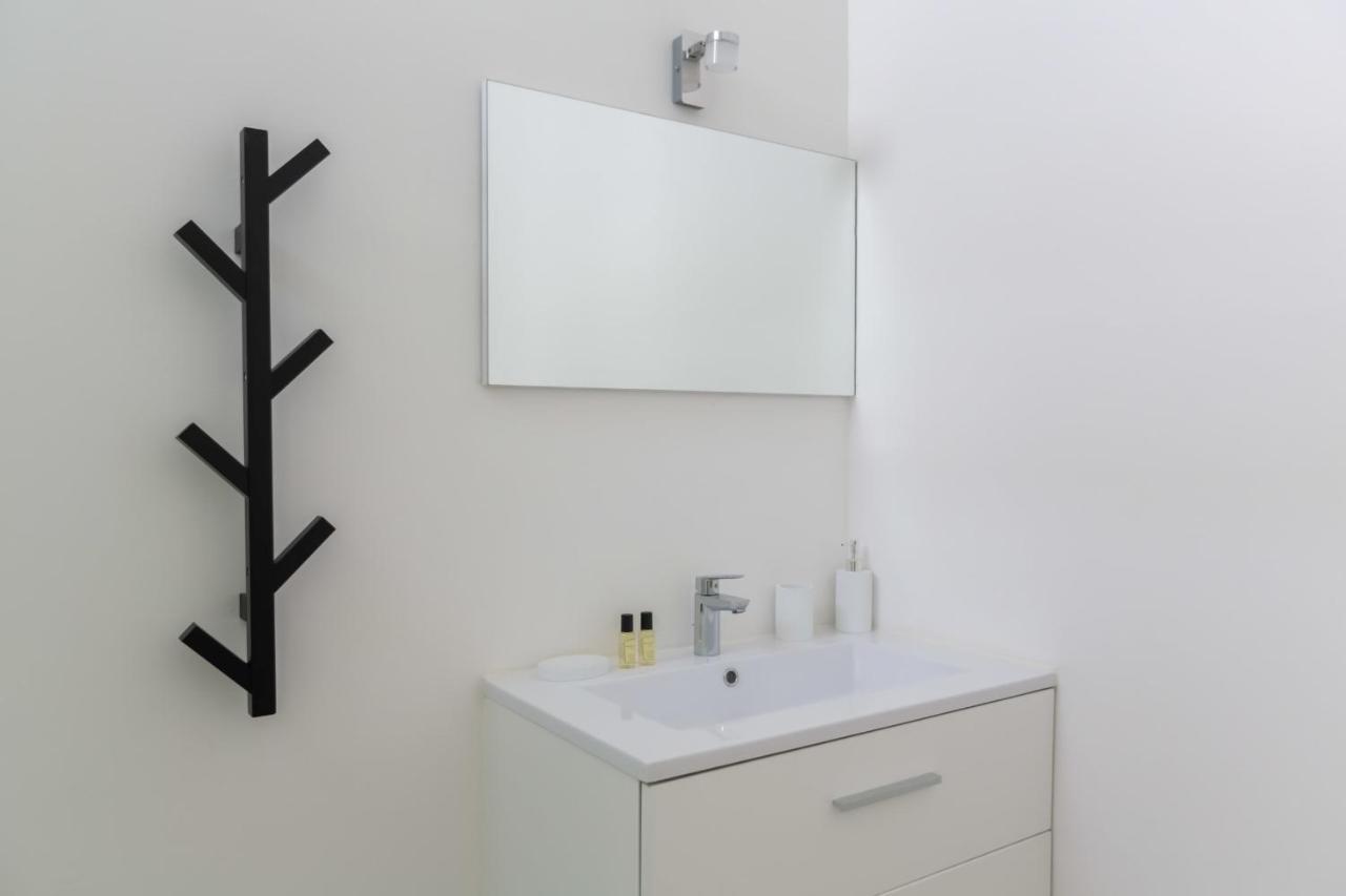 Guestready - Modern Apartment In City Center For Up To 4 Guests! Bordeaux Eksteriør billede